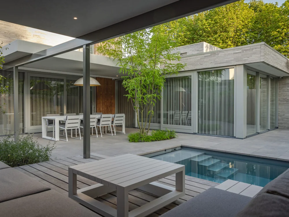 Kleine-tuin-met-zwembad-1